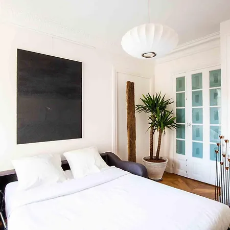 Apartment Veeve - Pastel Pinks In Paris