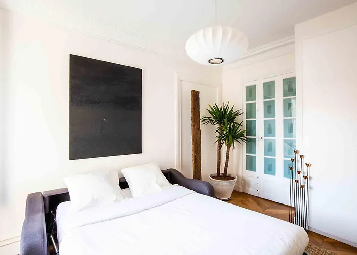 Apartment Veeve - Pastel Pinks In Paris